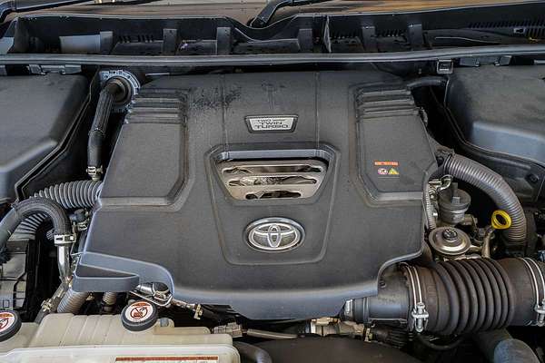 2021 Toyota Landcruiser Sahara FJA300R