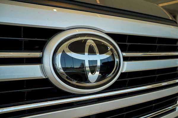 2021 Toyota Landcruiser Sahara FJA300R