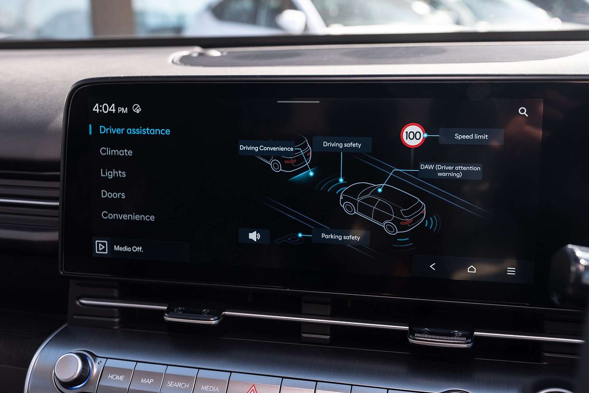 2025 Hyundai Kona  SX2.V3