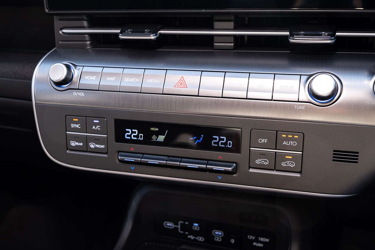 2025 Hyundai Kona  SX2.V3