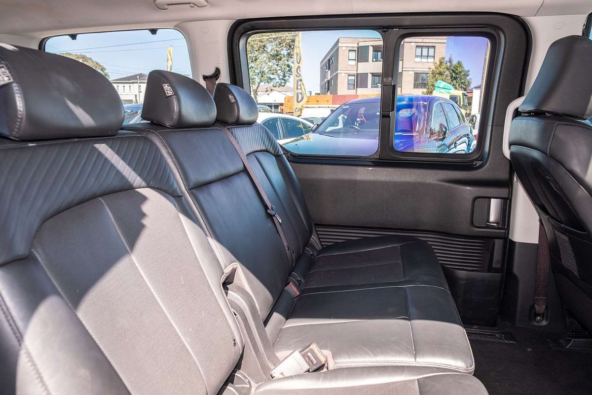 2022 Hyundai STARIA Highlander US4.V2