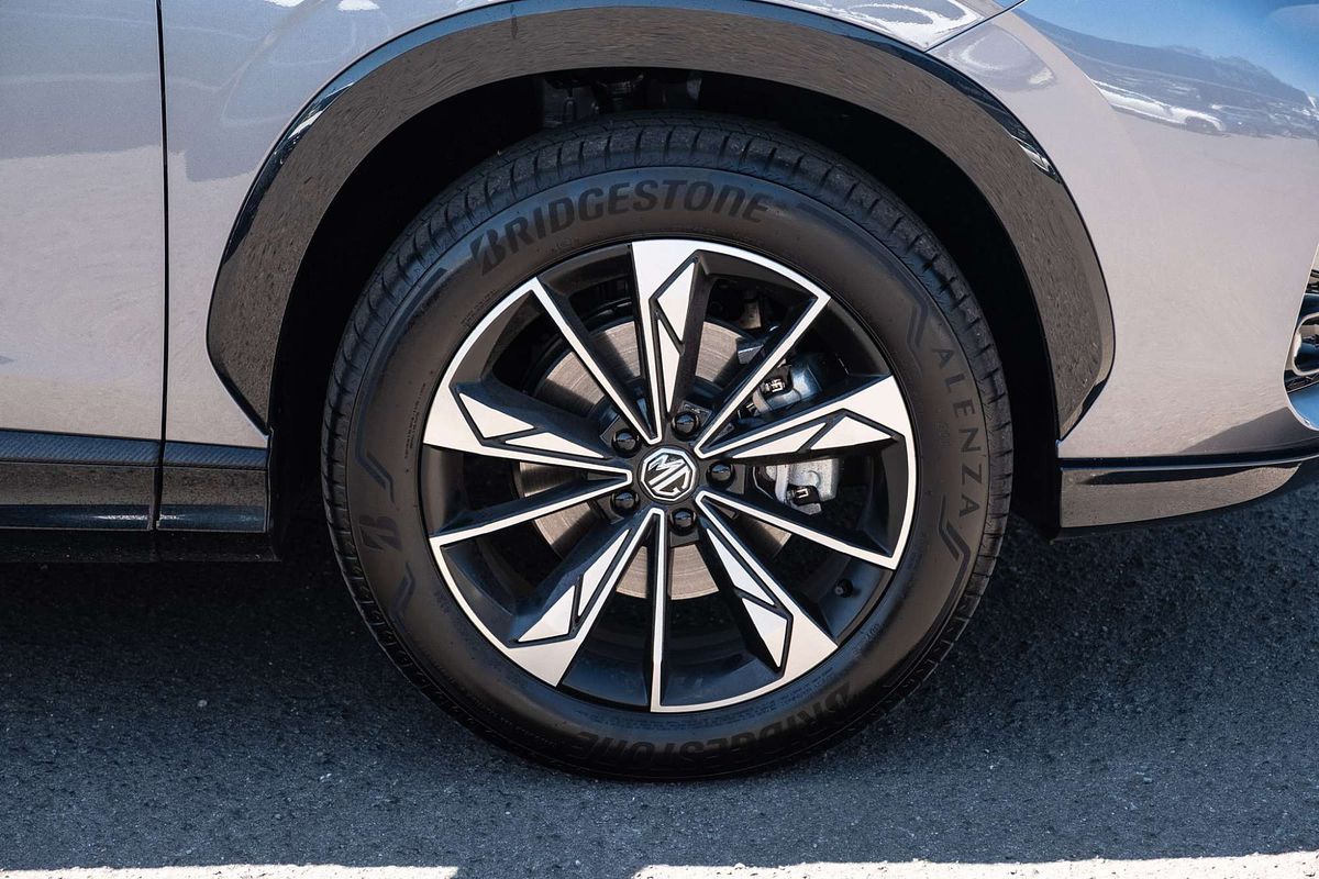 2025 MG HS Essence AS33