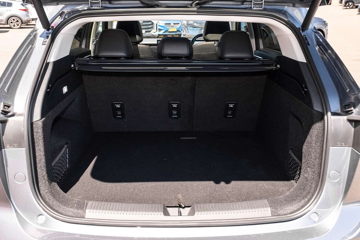 2025 MG HS Essence AS33