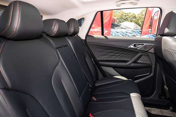 2025 MG HS Essence AS33