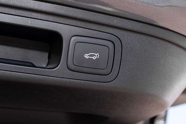 2025 MG HS Essence AS33