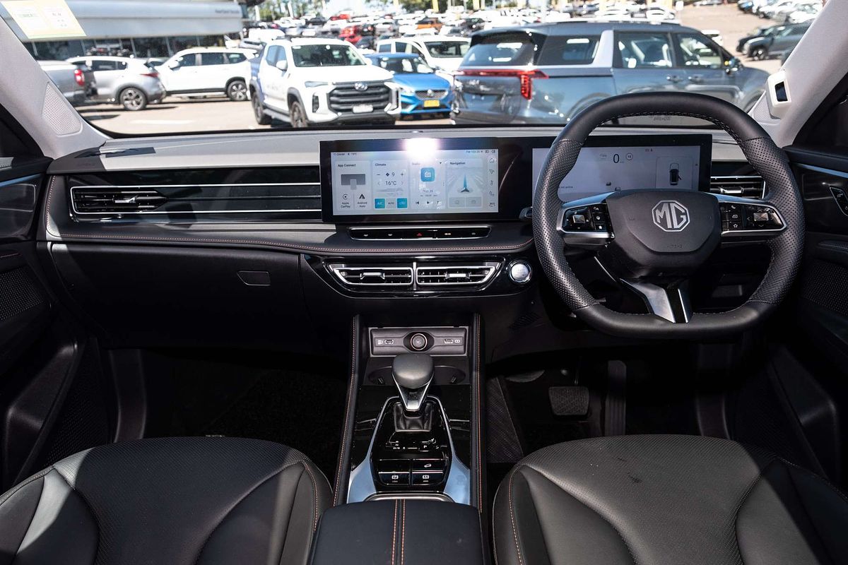 2025 MG HS Essence AS33