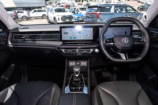 2025 MG HS Essence AS33