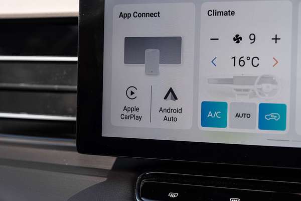 2025 MG HS Essence AS33