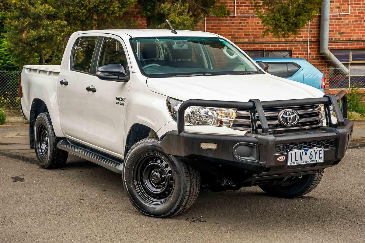 2017 Toyota Hilux SR GUN126R 4X4