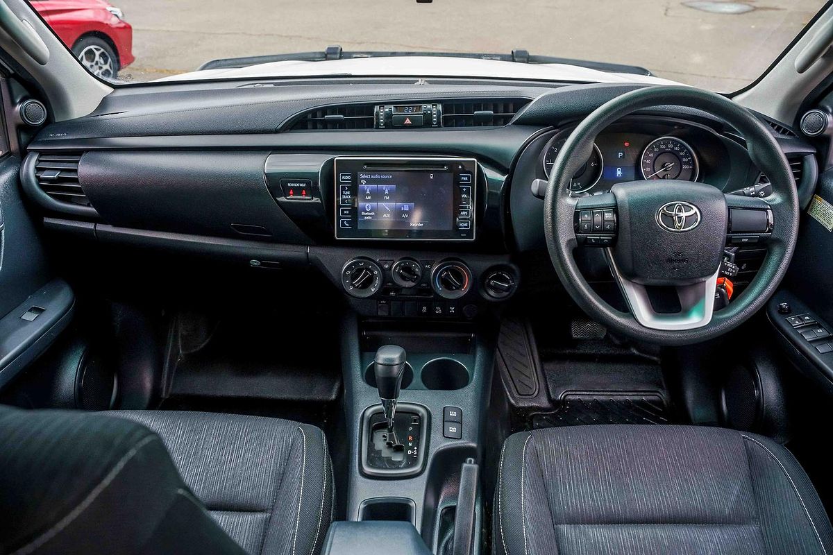 2017 Toyota Hilux SR GUN126R 4X4