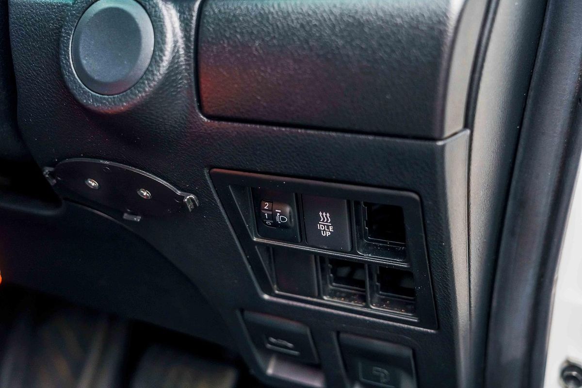 2017 Toyota Hilux SR GUN126R 4X4