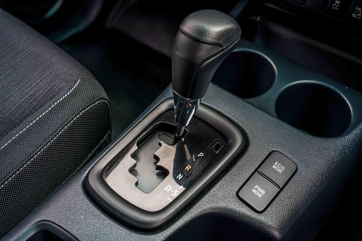 2017 Toyota Hilux SR GUN126R 4X4