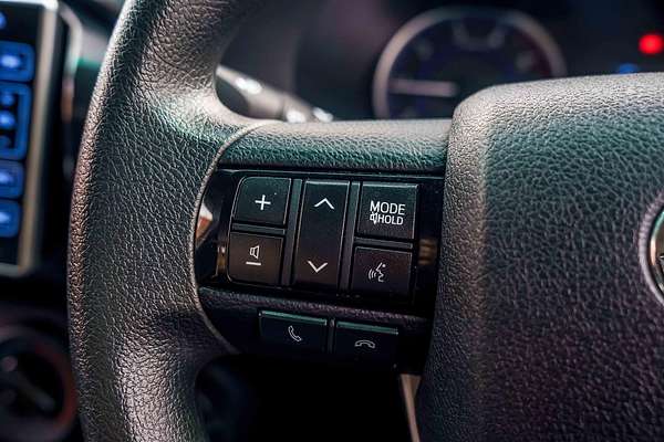 2017 Toyota Hilux SR GUN126R 4X4