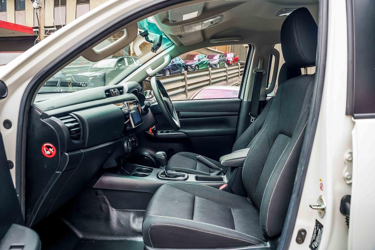 2017 Toyota Hilux SR GUN126R 4X4