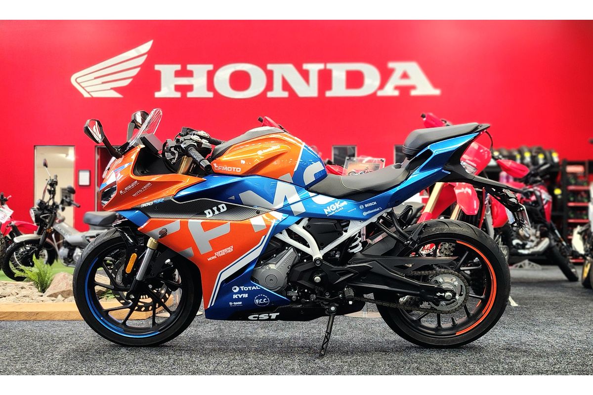 2024 CFMOTO 300SR