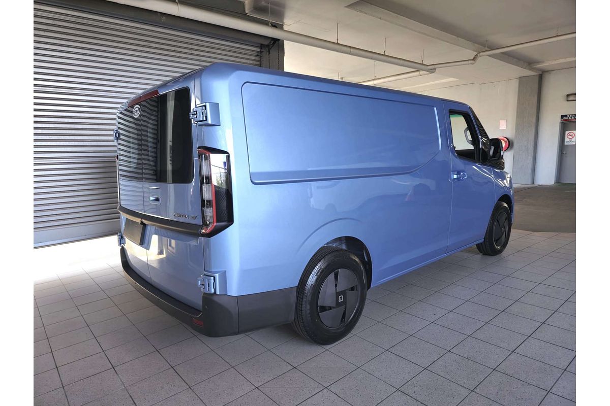 Super Van 5m, SWB, FWD, 83kWh, H1980