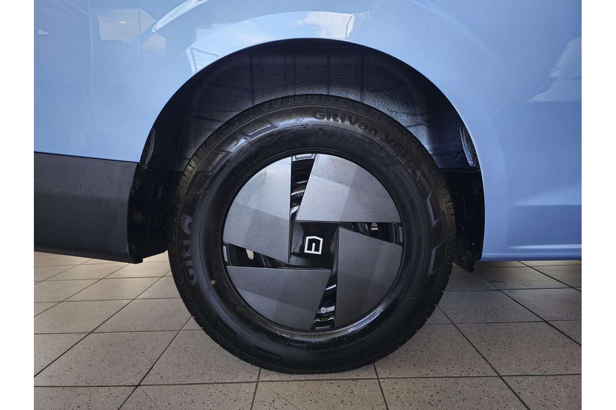 Super Van 5m, SWB, FWD, 83kWh, H1980