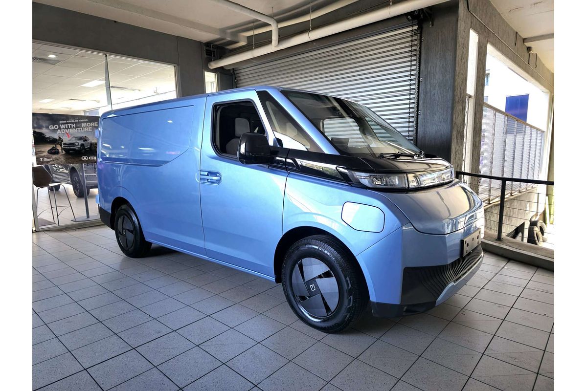 Super Van 5m, SWB, FWD, 83kWh, H1980