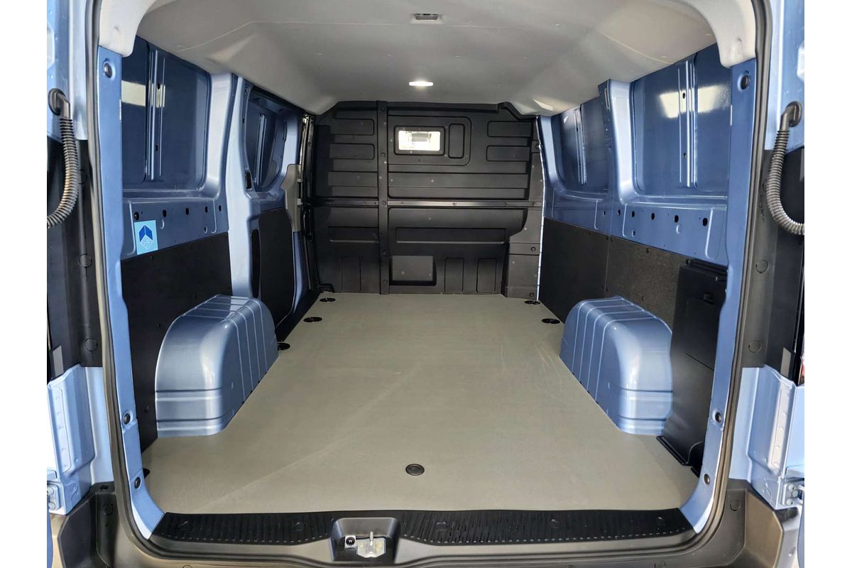 Super Van 5m, SWB, FWD, 83kWh, H1980