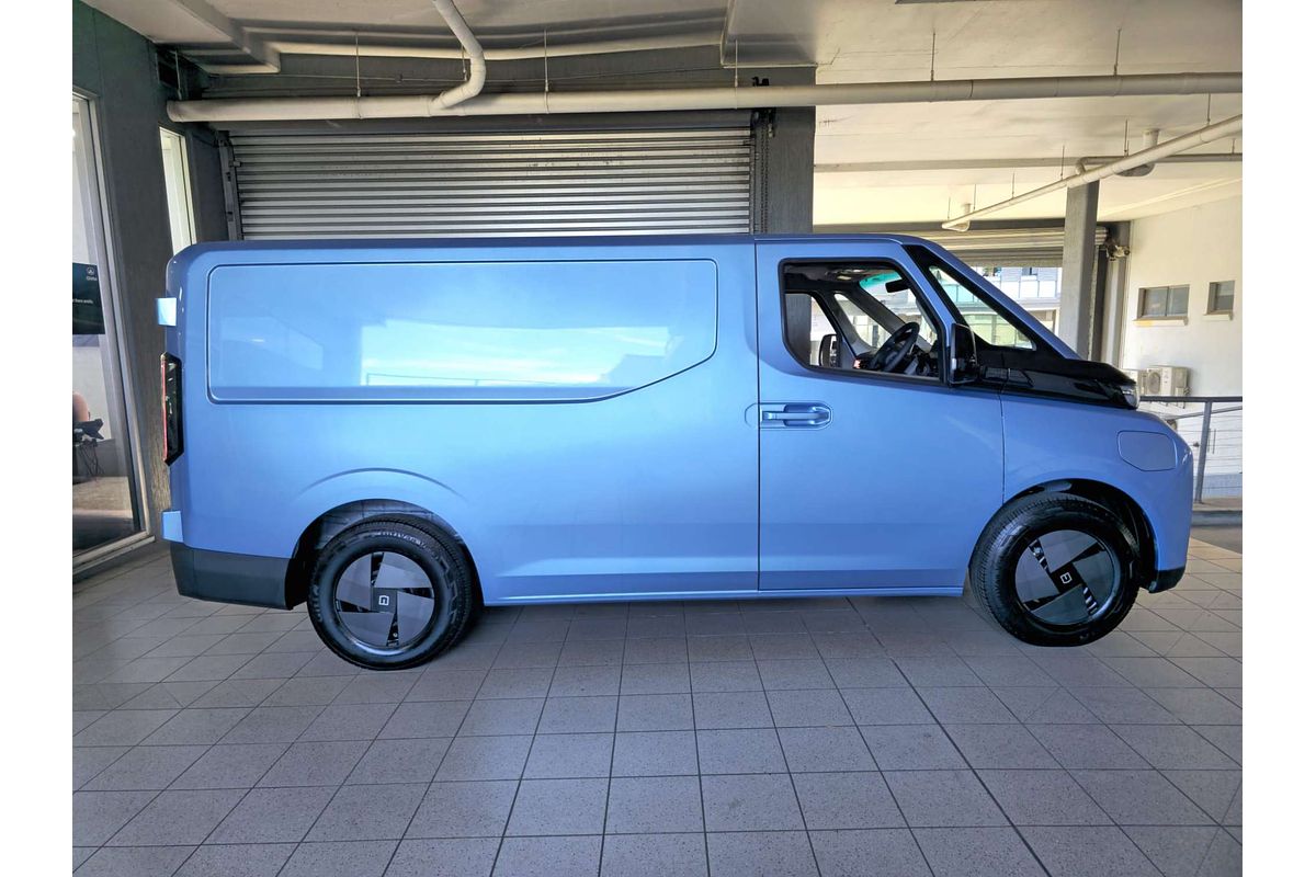 Super Van 5m, SWB, FWD, 83kWh, H1980
