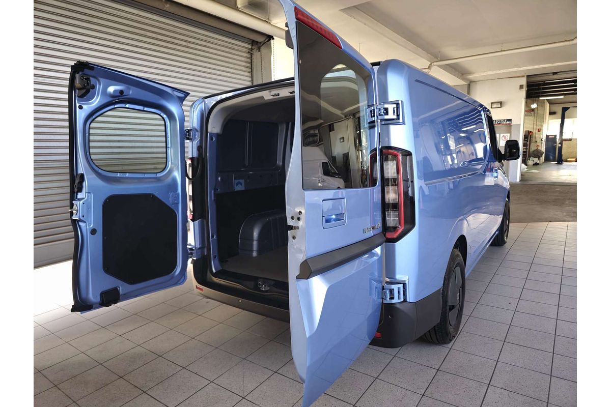 Super Van 5m, SWB, FWD, 83kWh, H1980