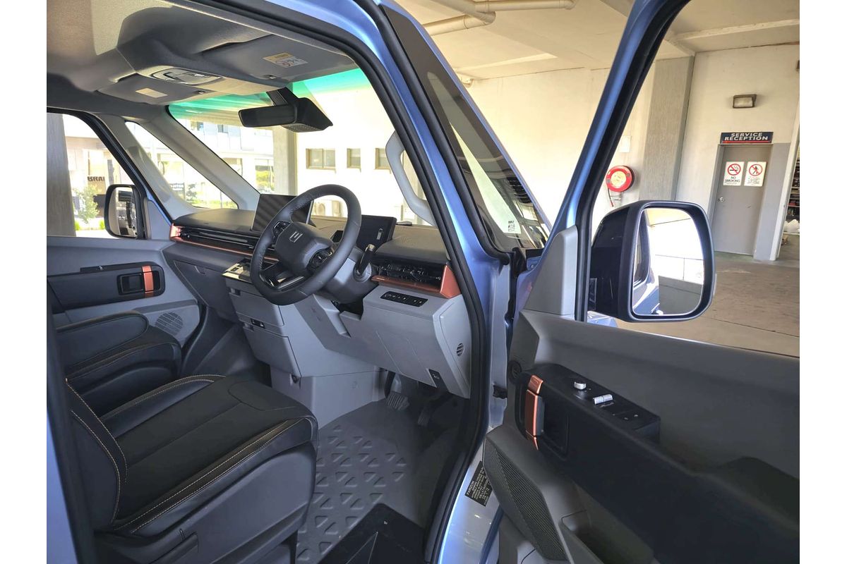 Super Van 5m, SWB, FWD, 83kWh, H1980