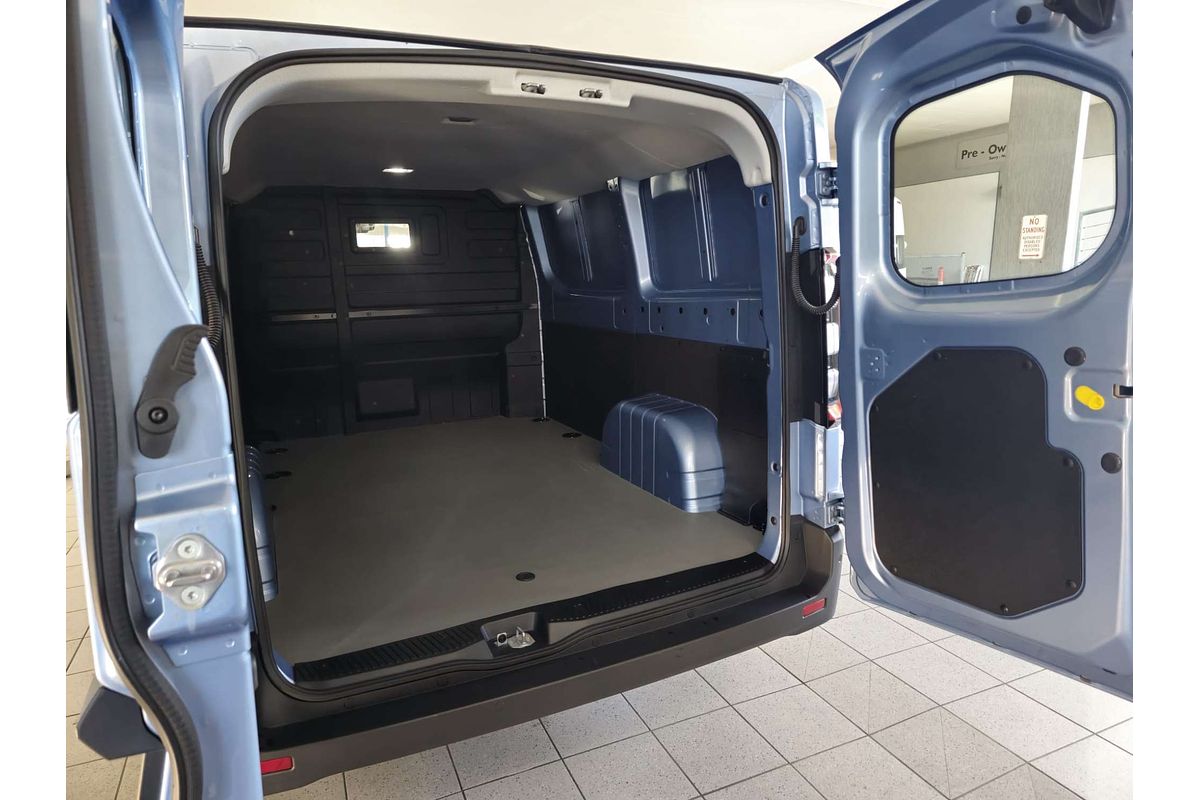 Super Van 5m, SWB, FWD, 83kWh, H1980