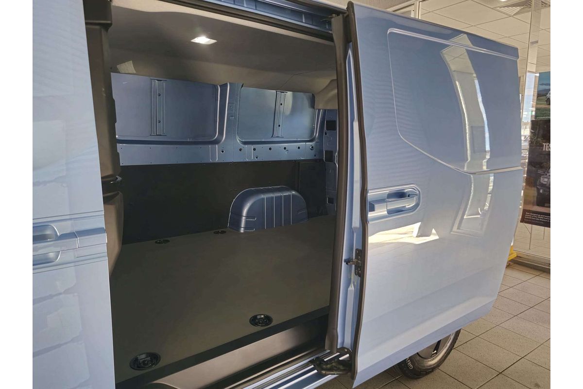 Super Van 5m, SWB, FWD, 83kWh, H1980