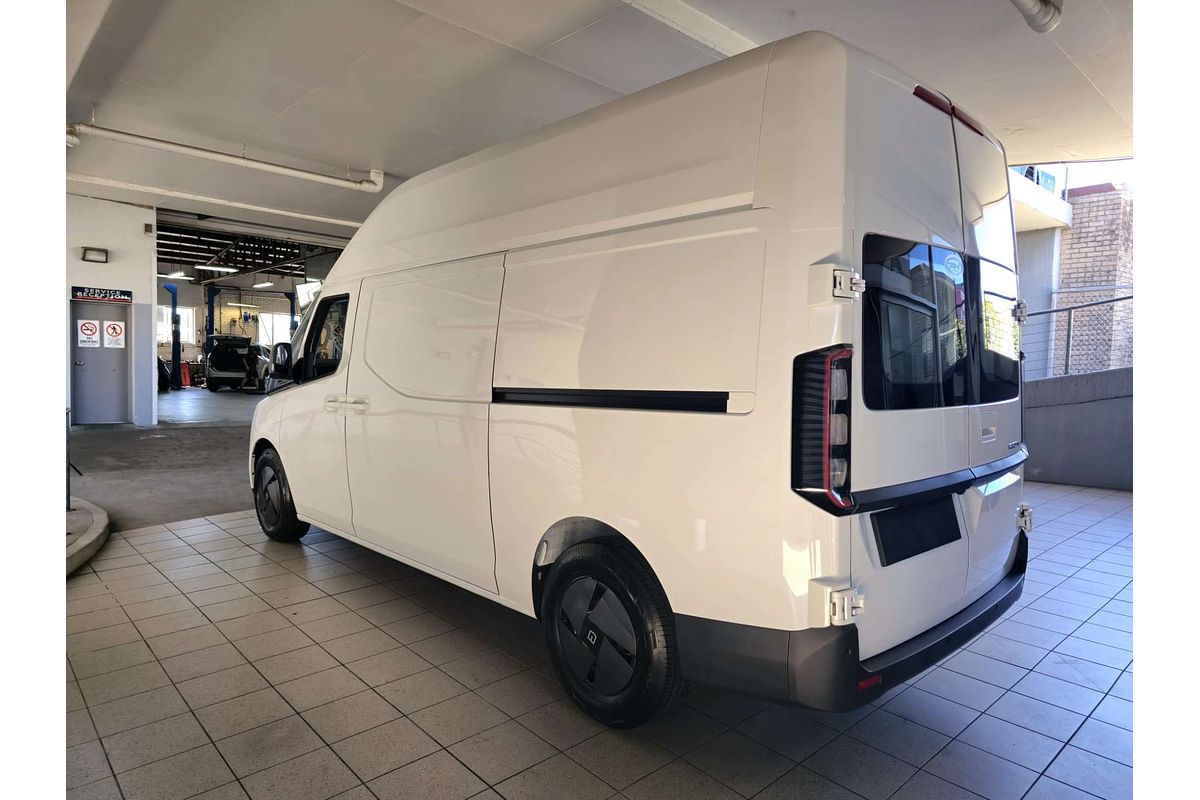Super Van 5.5m, LWB, FWD, 83kWh, H2500