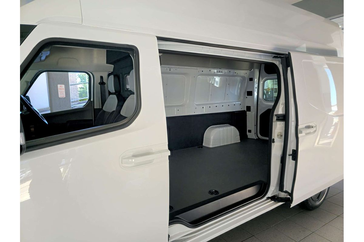 Super Van 5.5m, LWB, FWD, 83kWh, H2500