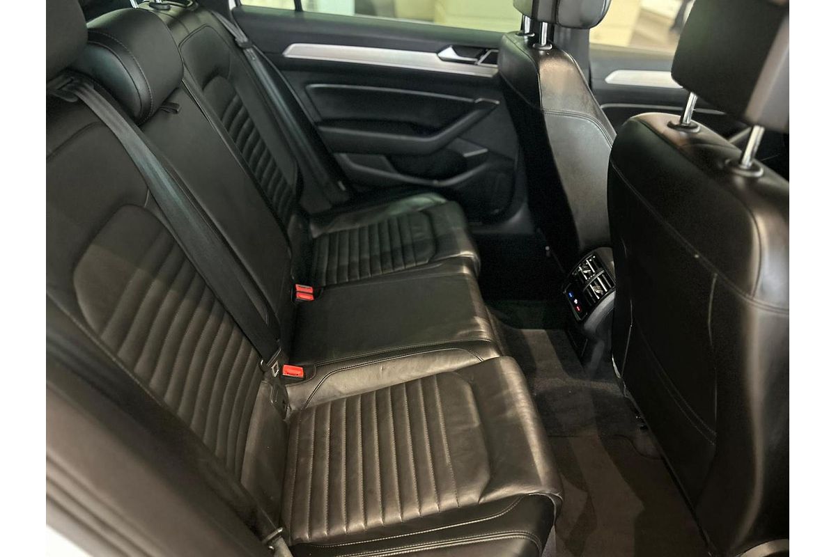 2018 Volkswagen Passat Alltrack Wolfsburg Edition B8