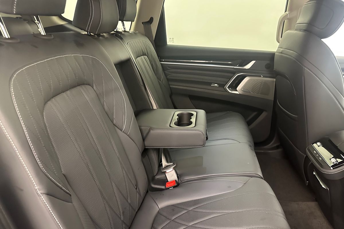 2025 LDV D90 Executive SV9A