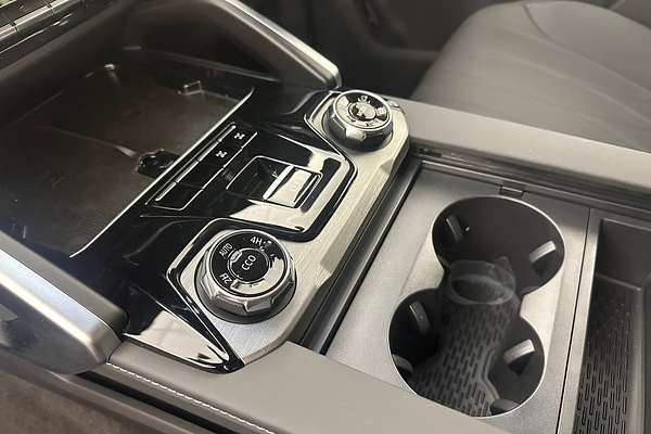 2025 LDV D90 Executive SV9A