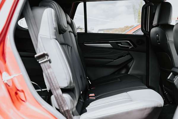 2025 Isuzu MU-X LS-T