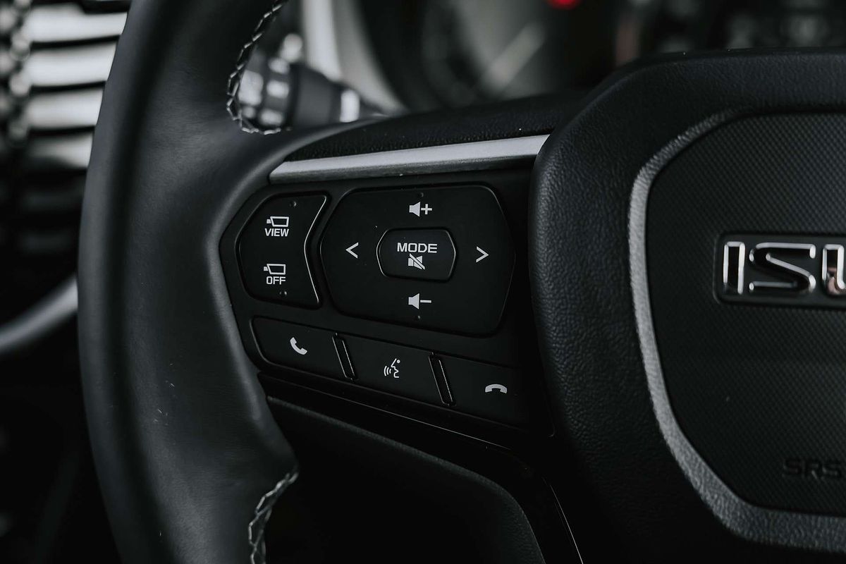 2025 Isuzu MU-X LS-T