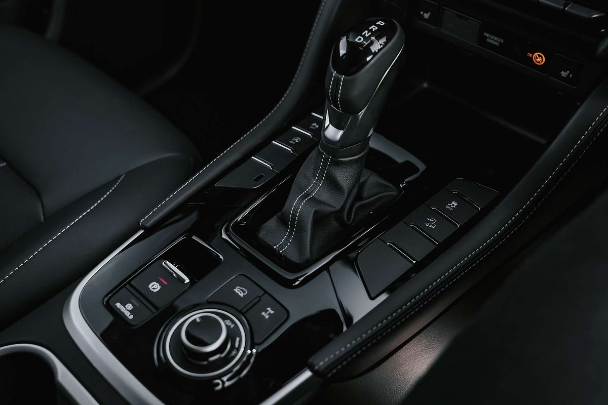 2025 Isuzu MU-X LS-T