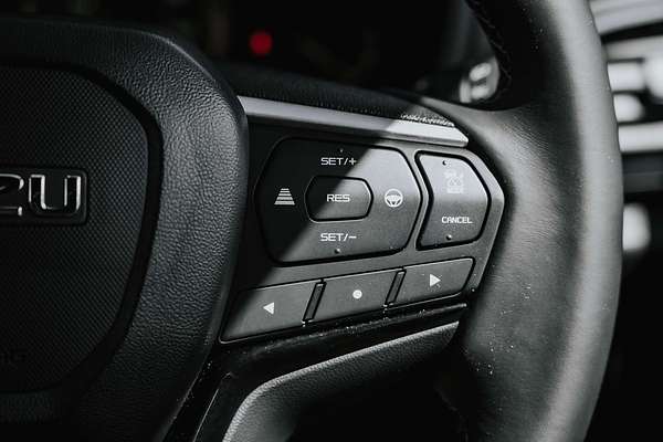 2025 Isuzu MU-X LS-T