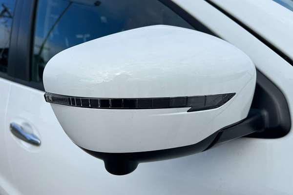 2025 Nissan Navara ST D23 4X4