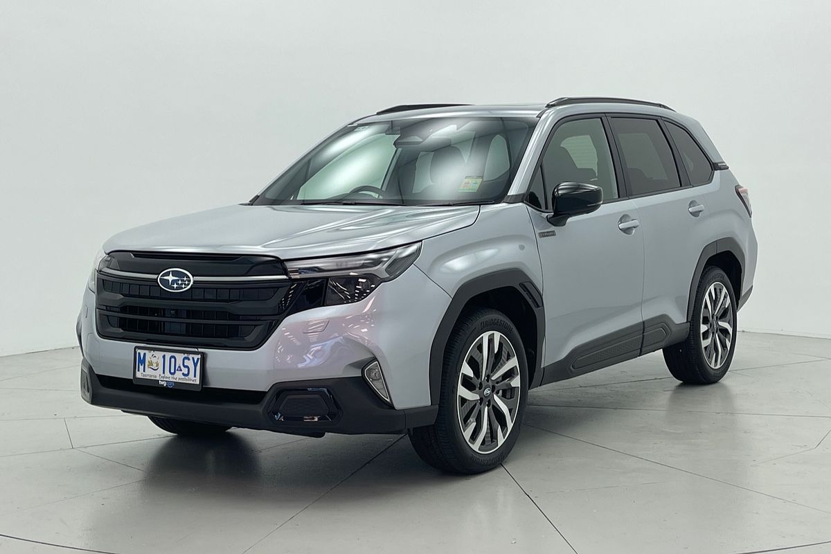 2025 Subaru Forester Hybrid Touring S6