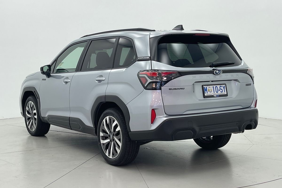 2025 Subaru Forester Hybrid Touring S6