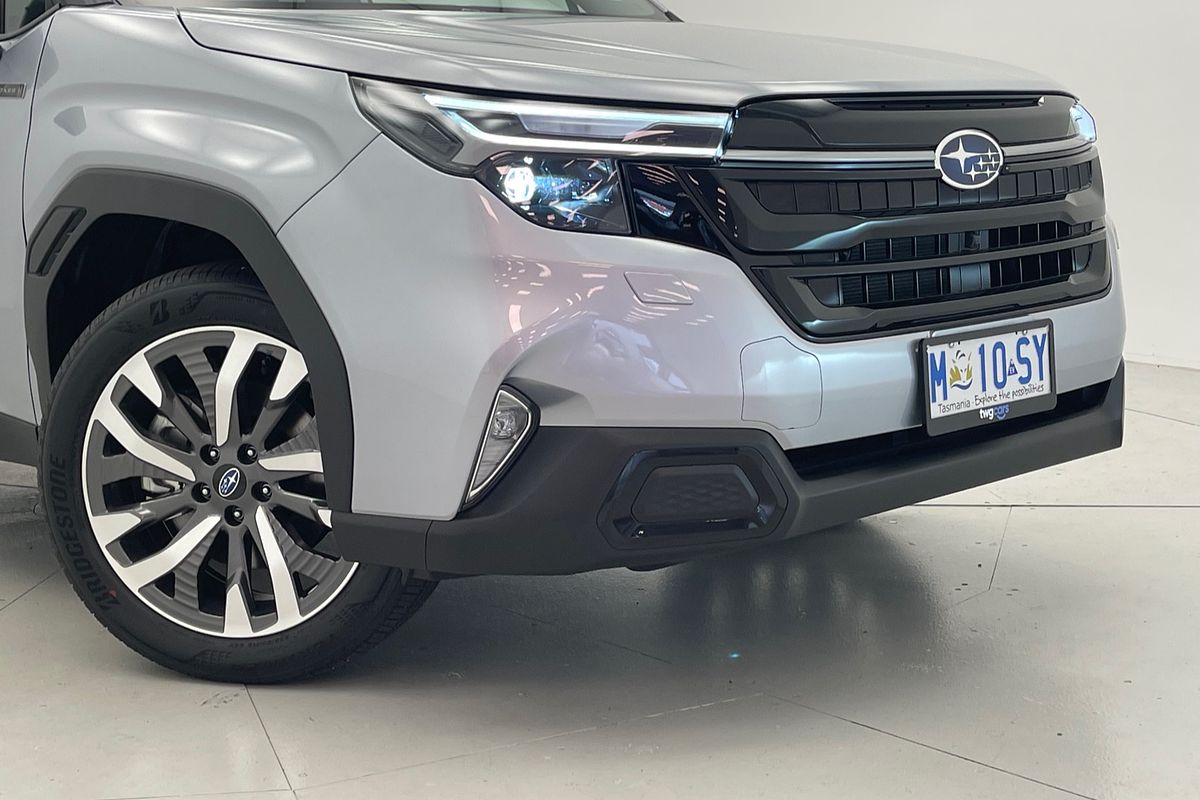 2025 Subaru Forester Hybrid Touring S6