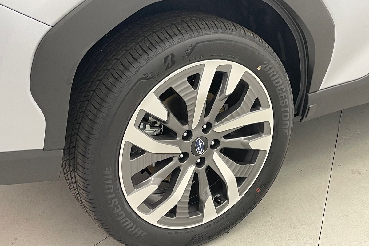 2025 Subaru Forester Hybrid Touring S6