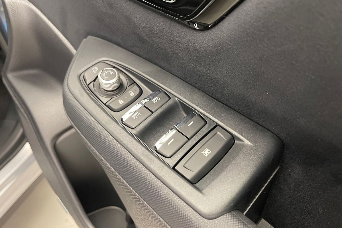 2025 Subaru Forester Hybrid Touring S6