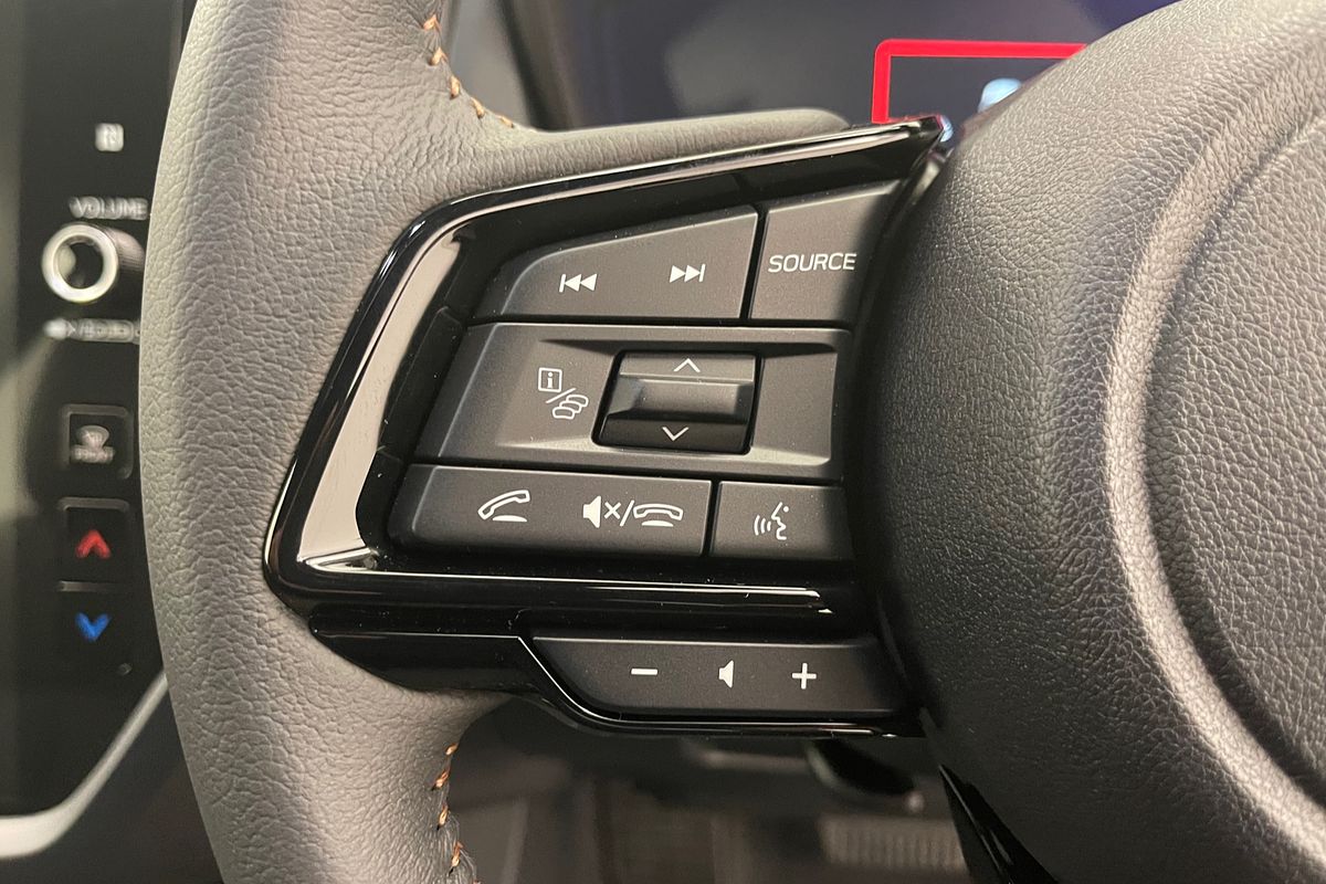 2025 Subaru Forester Hybrid Touring S6