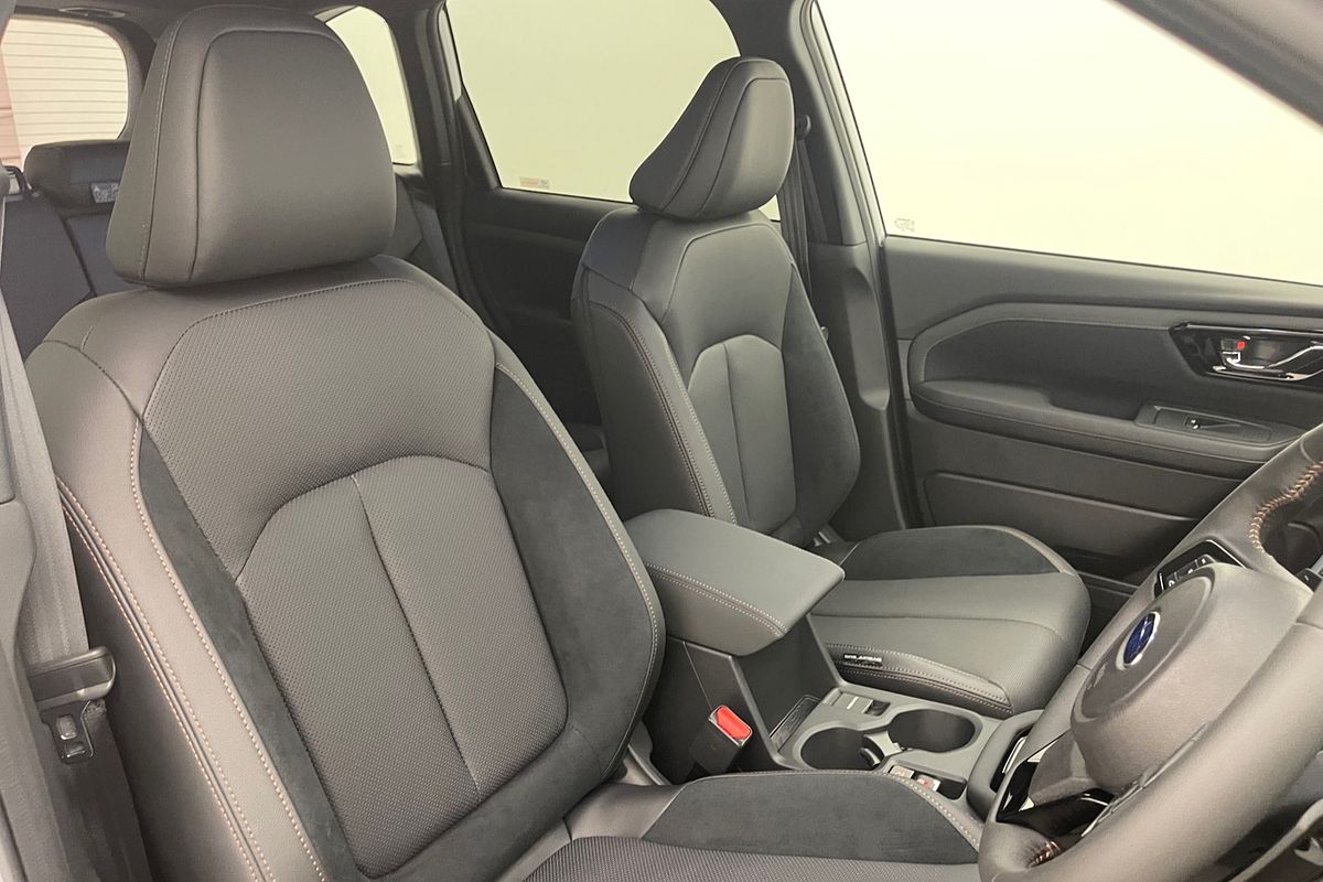 2025 Subaru Forester Hybrid Touring S6