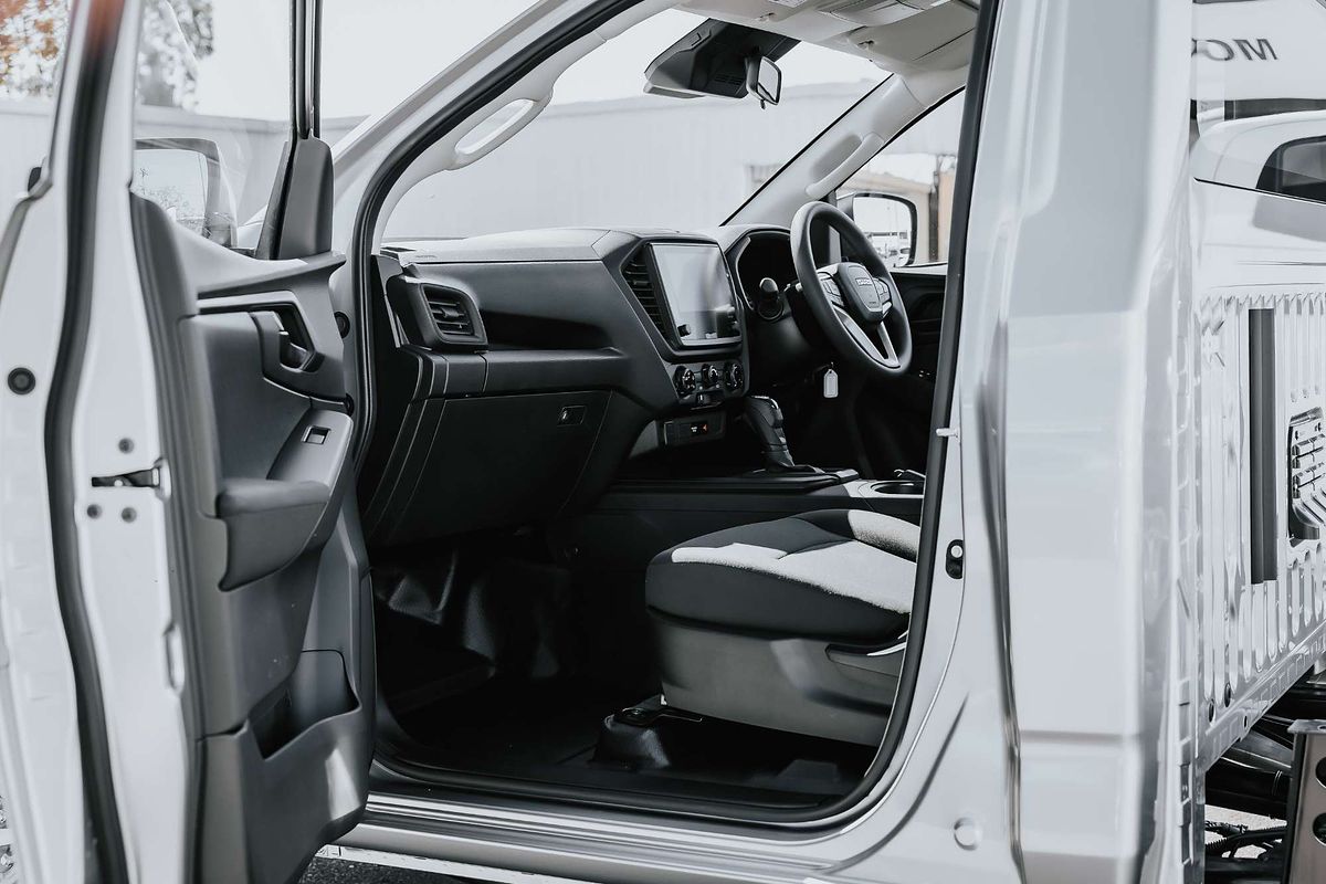 2025 Isuzu D-MAX SX High Ride  Rear Wheel Drive