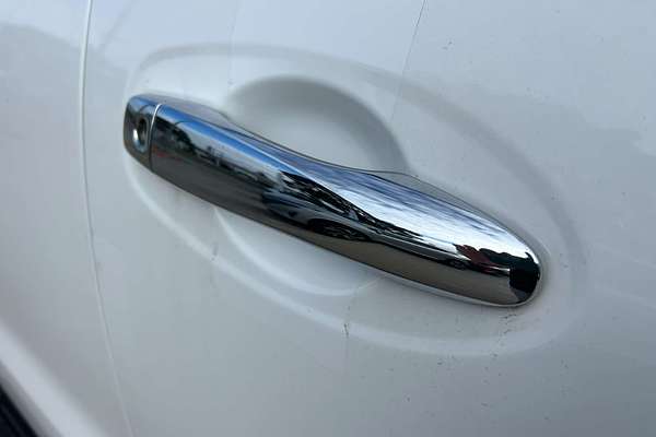 2025 Nissan Navara ST D23 4X4