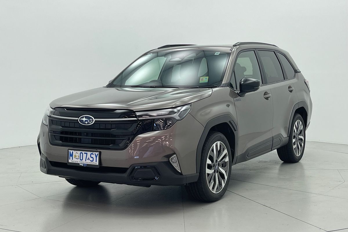 2025 Subaru Forester Hybrid Touring S6