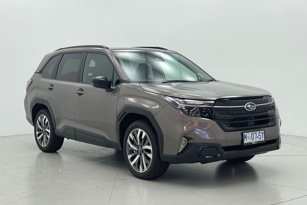 2025 Subaru Forester Hybrid Touring S6