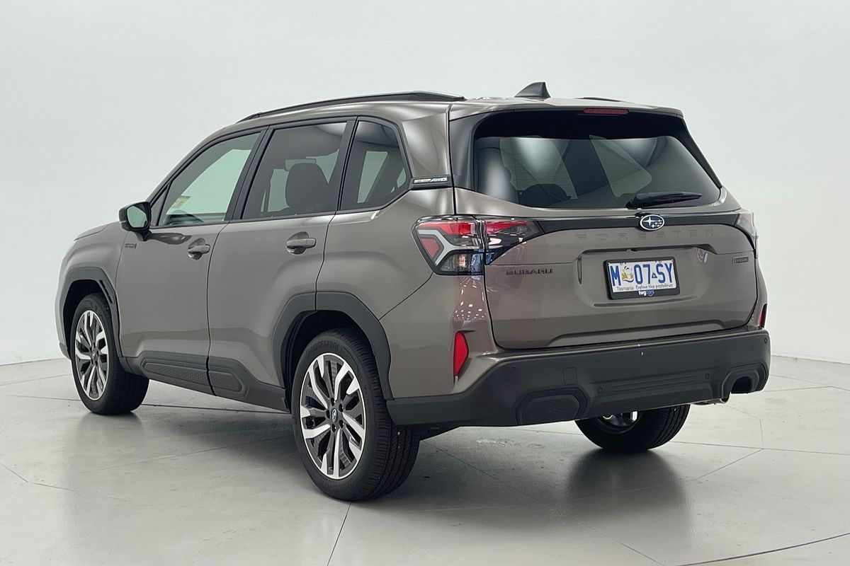 2025 Subaru Forester Hybrid Touring S6